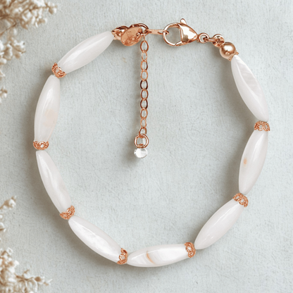 BRACELET GWENN en nacre et éclats dorés