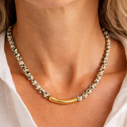 COLLIER NICOLE